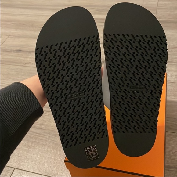 Hèrmes Chypre Sandal New in Box 38/8 - Picture 2 of 2